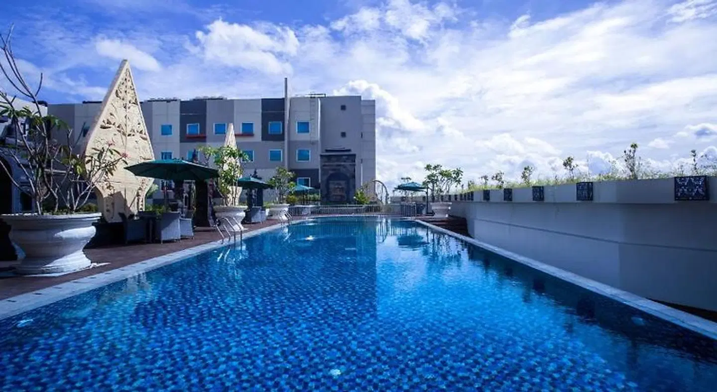 ibis Yogyakarta Adi Sucipto OUTDOOR_POOL