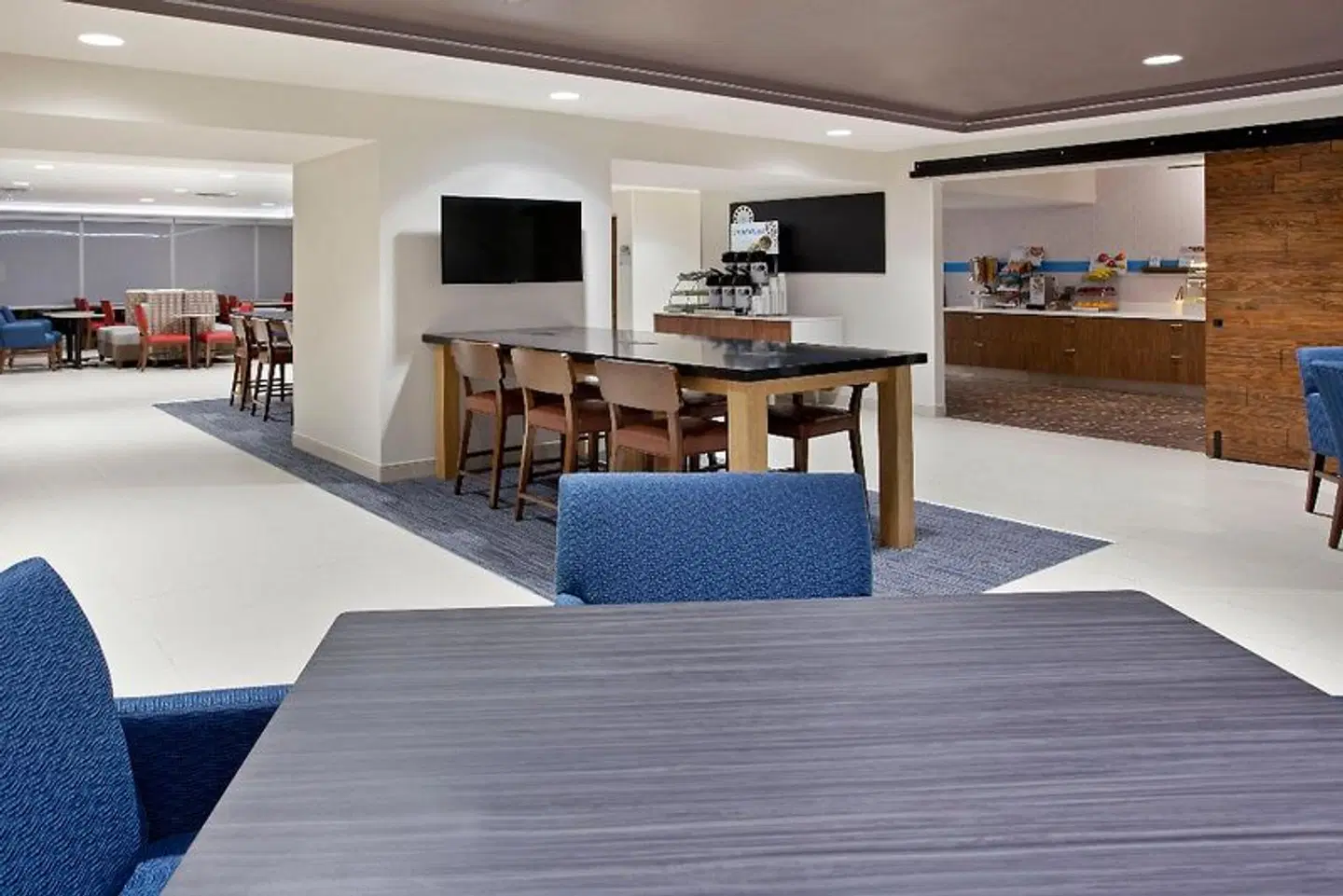 Holiday Inn Express & Suites Austin Downtown - University by IHG LOUNGE_LOBBY