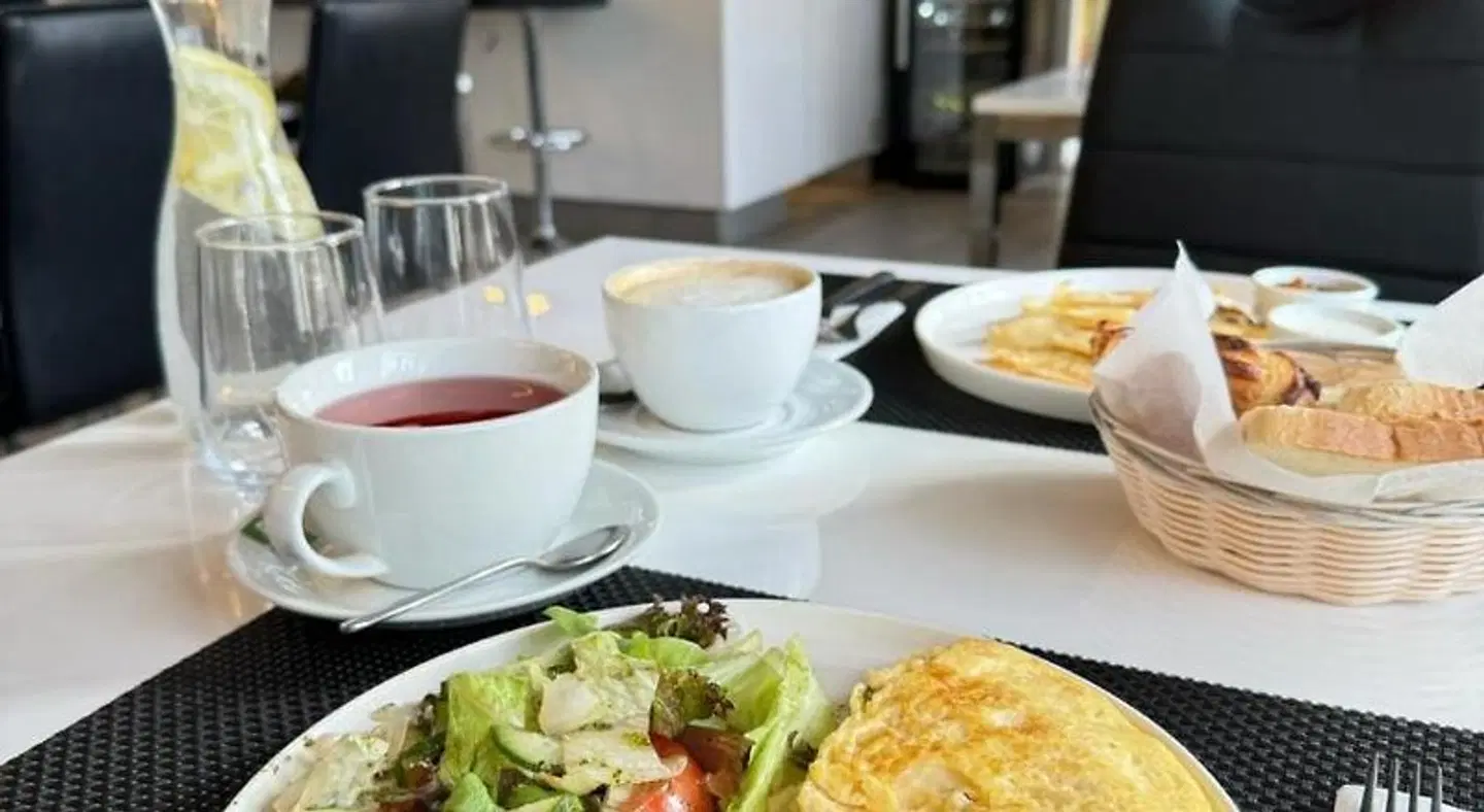 HomeLike Hotel Restaurant