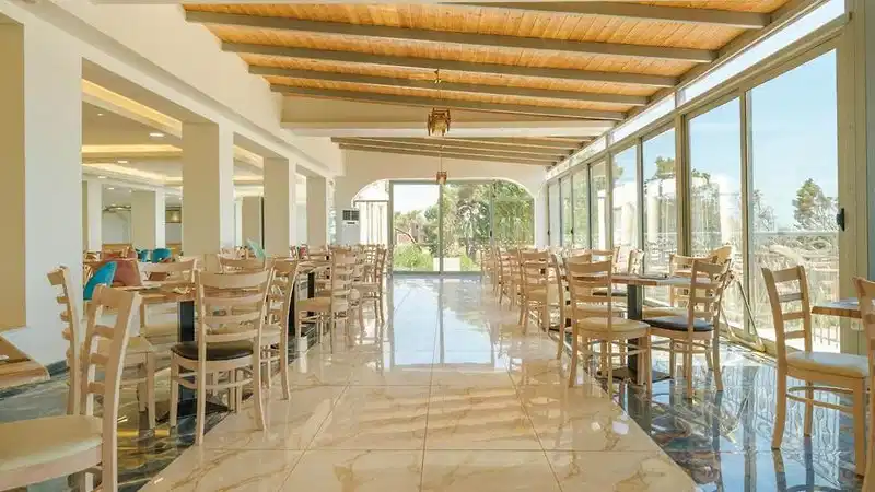 Ninos Grand Beach Resort – Hotelfoto