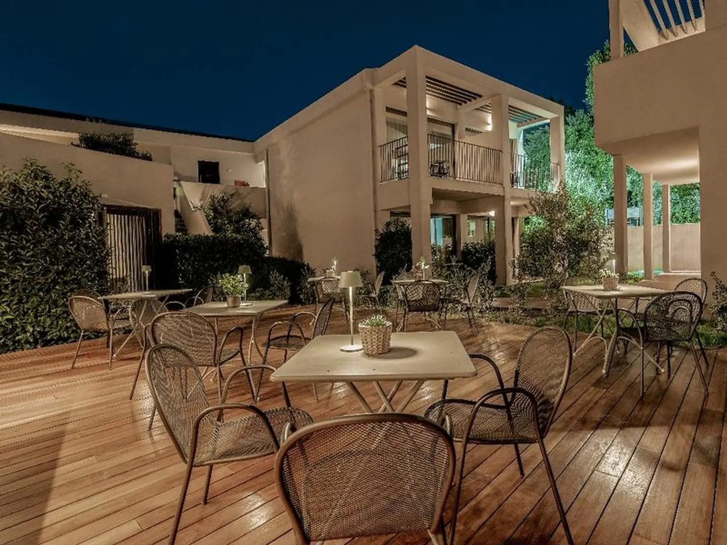 New Beach Hotel Terrasse