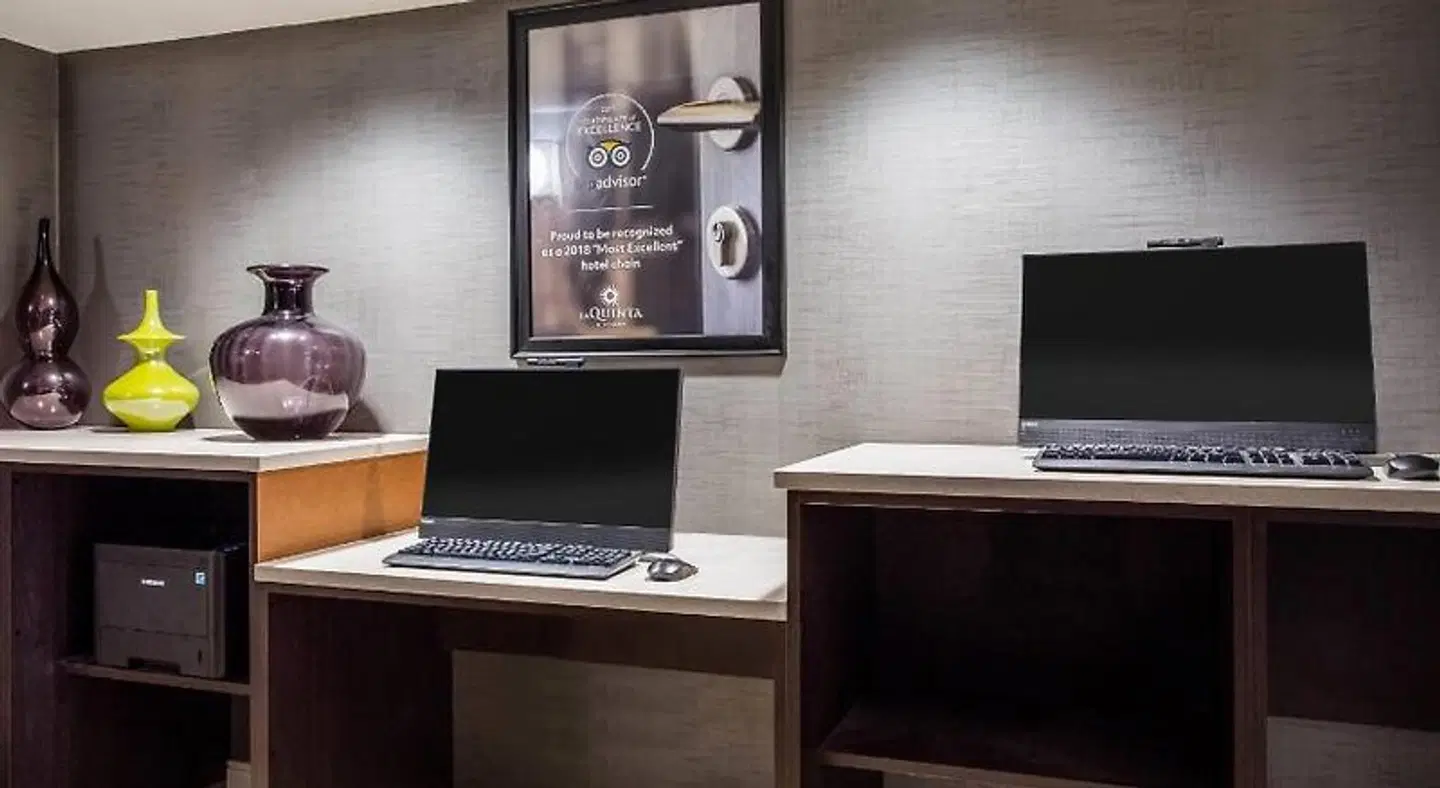 La Quinta Inn & Suites Virginia Beach LOUNGE_LOBBY