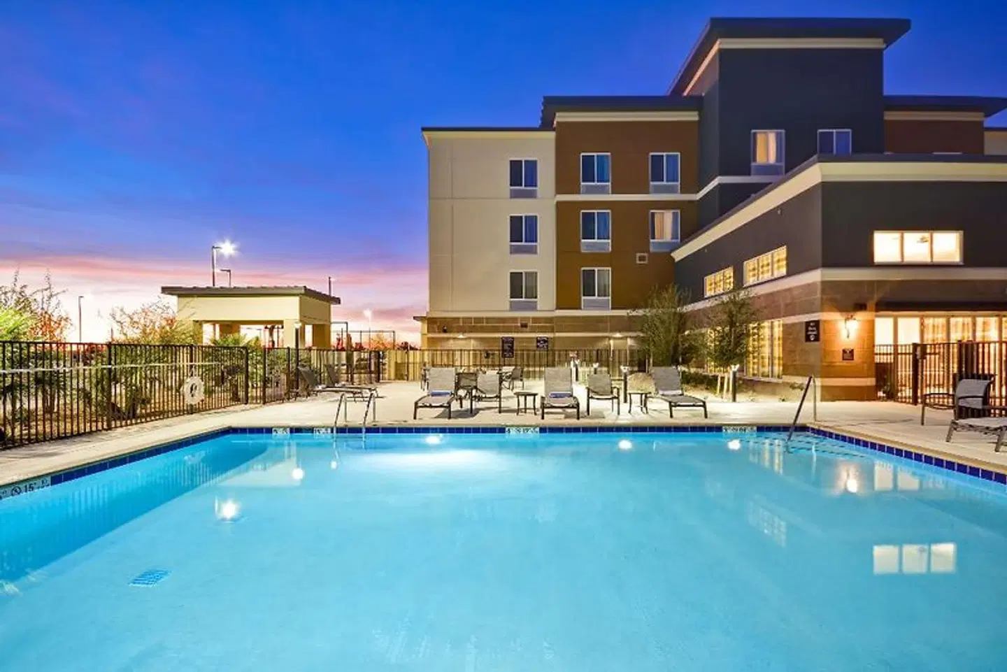 Homewood Suites By Hilton Phoenix Tempe Asu Area OUTDOOR_POOL