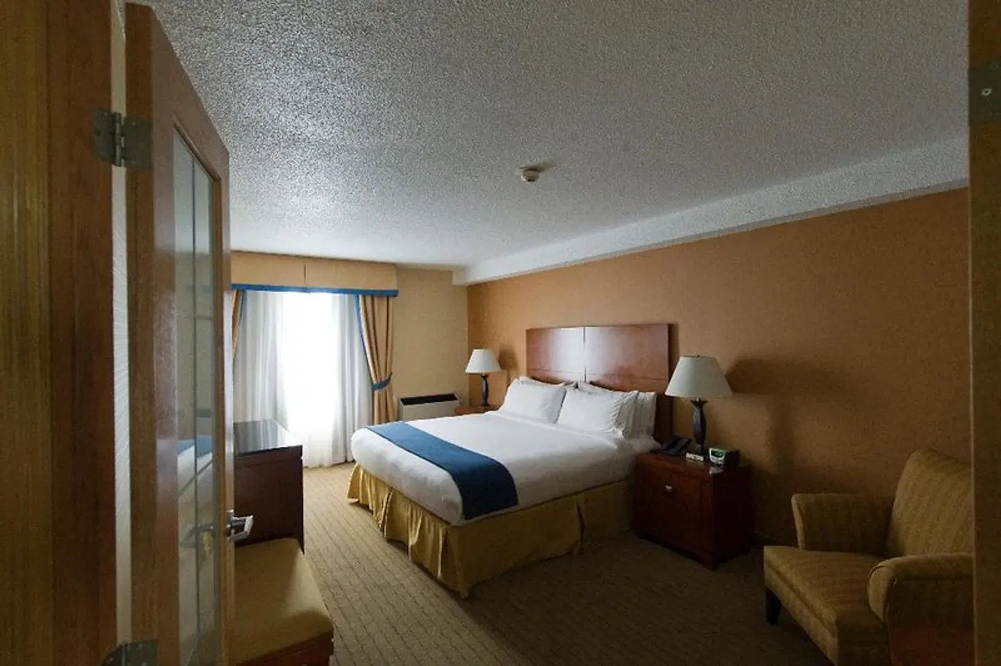 Sandman Hotel & Suites London Downtown ROOM_EXAMPLE