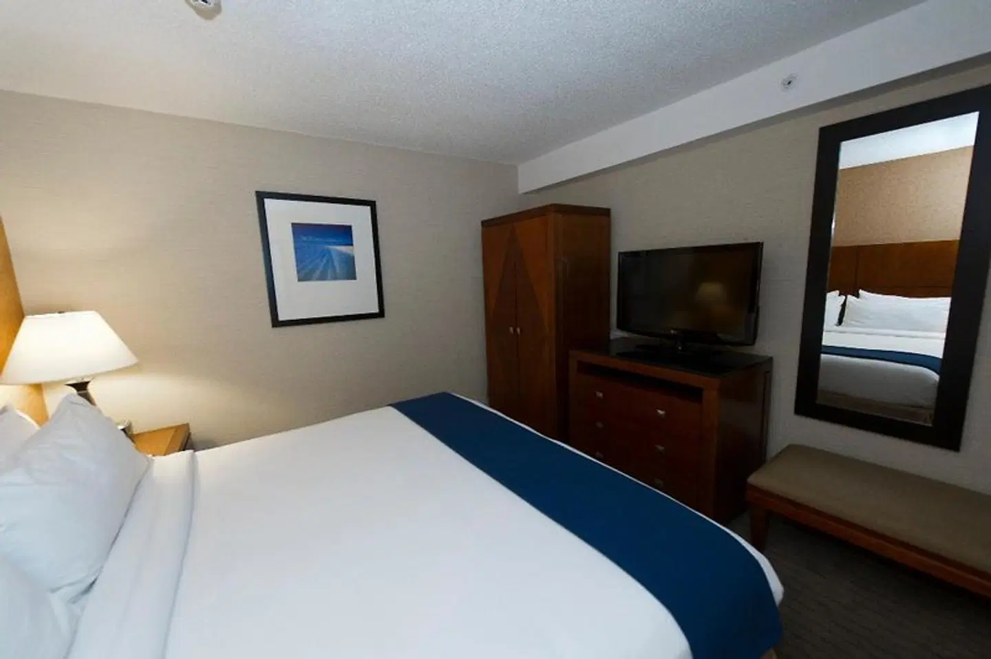 Sandman Hotel & Suites London Downtown ROOM_EXAMPLE