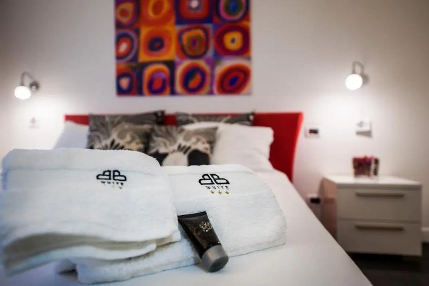 B&B White ROOM_EXAMPLE