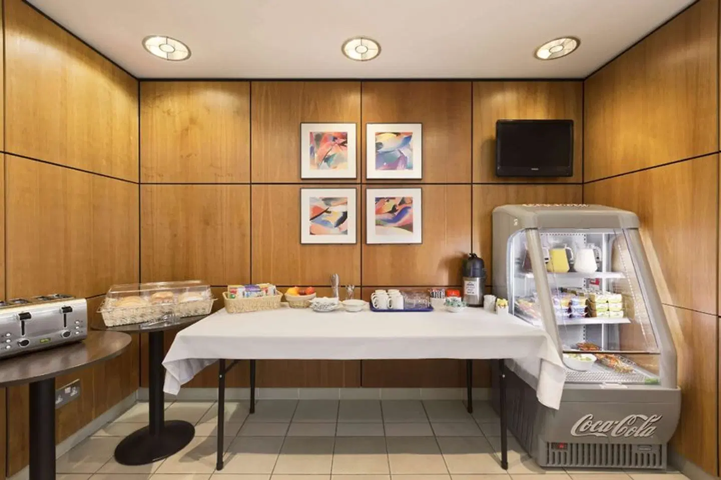Days Inn by Wyndham Peterborough Badezimmer