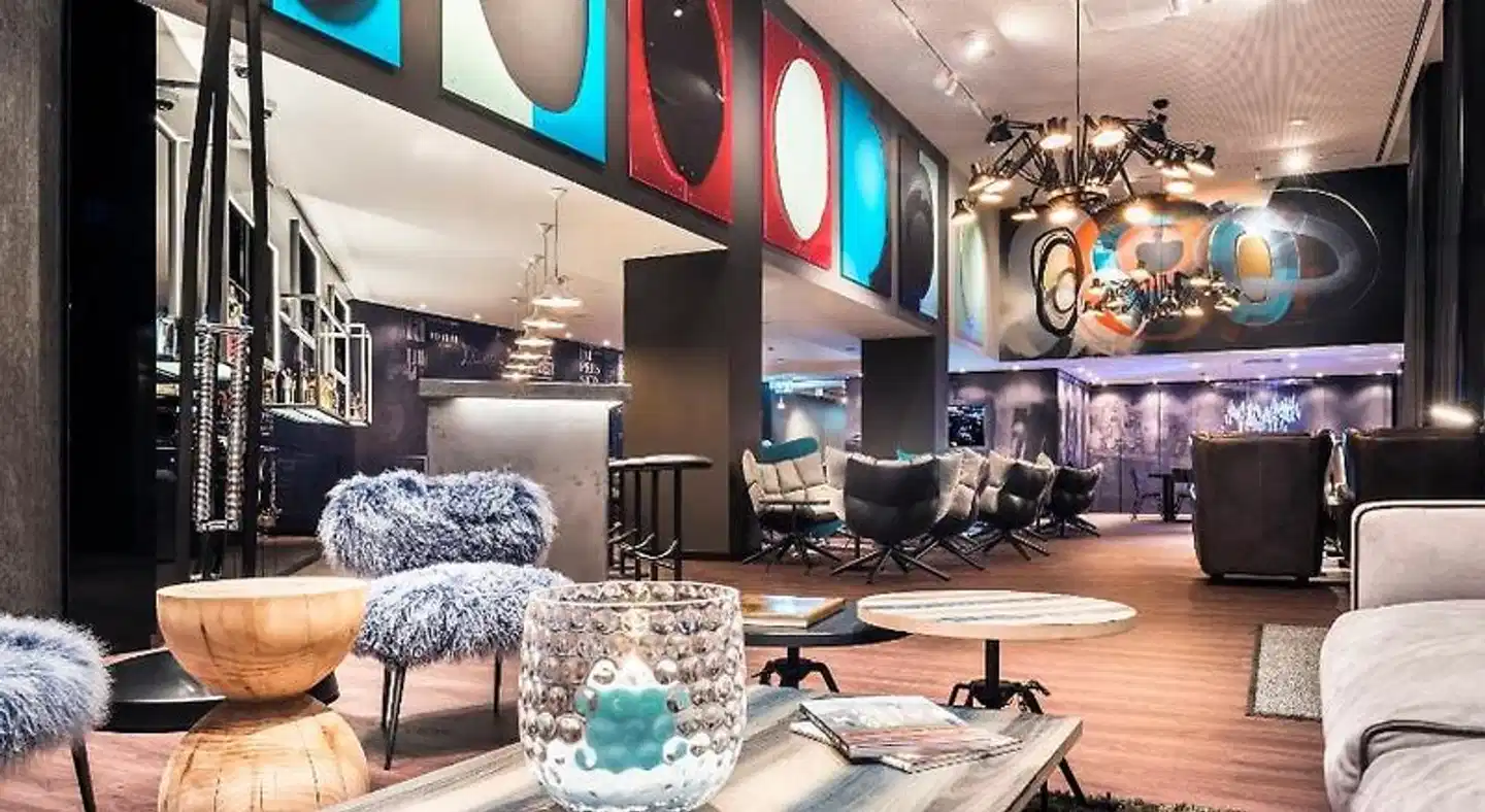 Motel One Basel Lobby