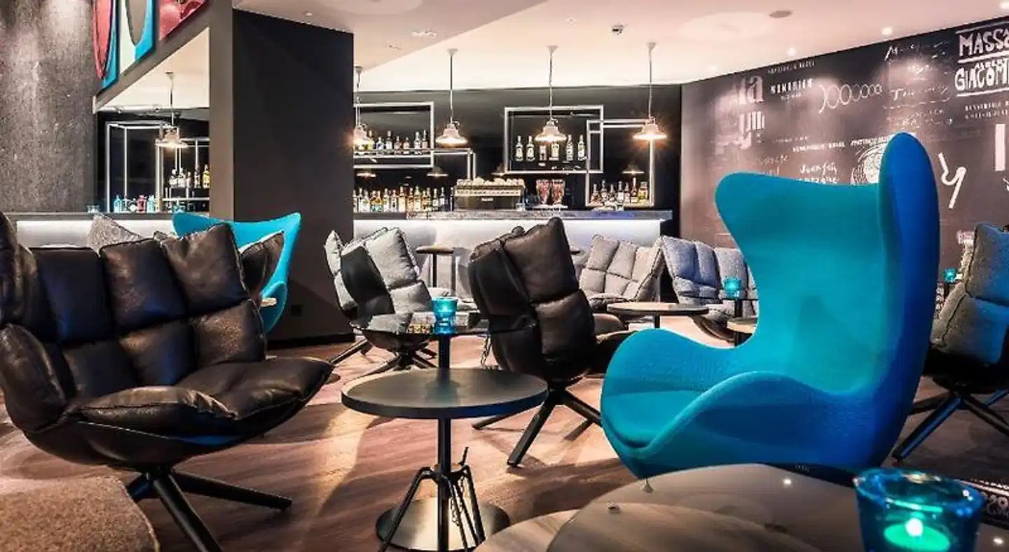 Motel One Basel Lobby