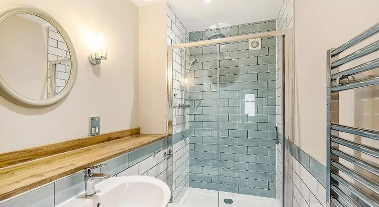 Charlcombe Inn Badezimmer