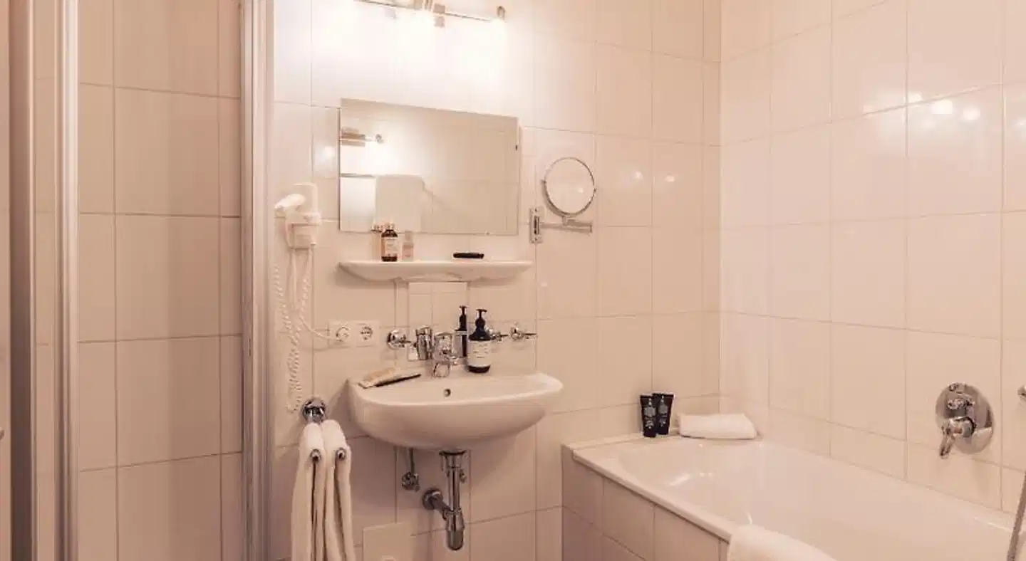 Pitzis Kinderhotel - Family Only Badezimmer