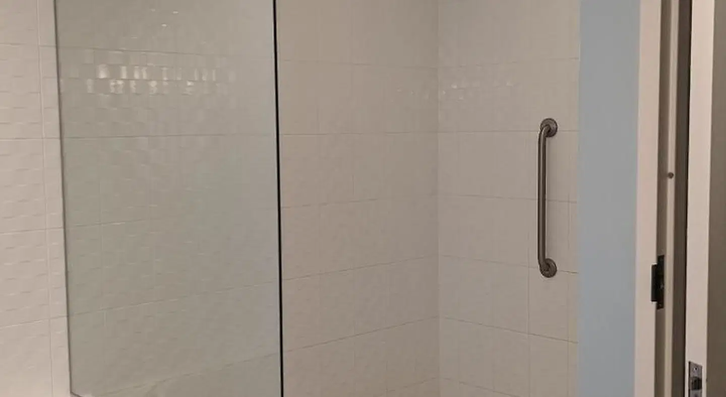 Hotel Indigo Jacksonville-Deerwood Park Badezimmer