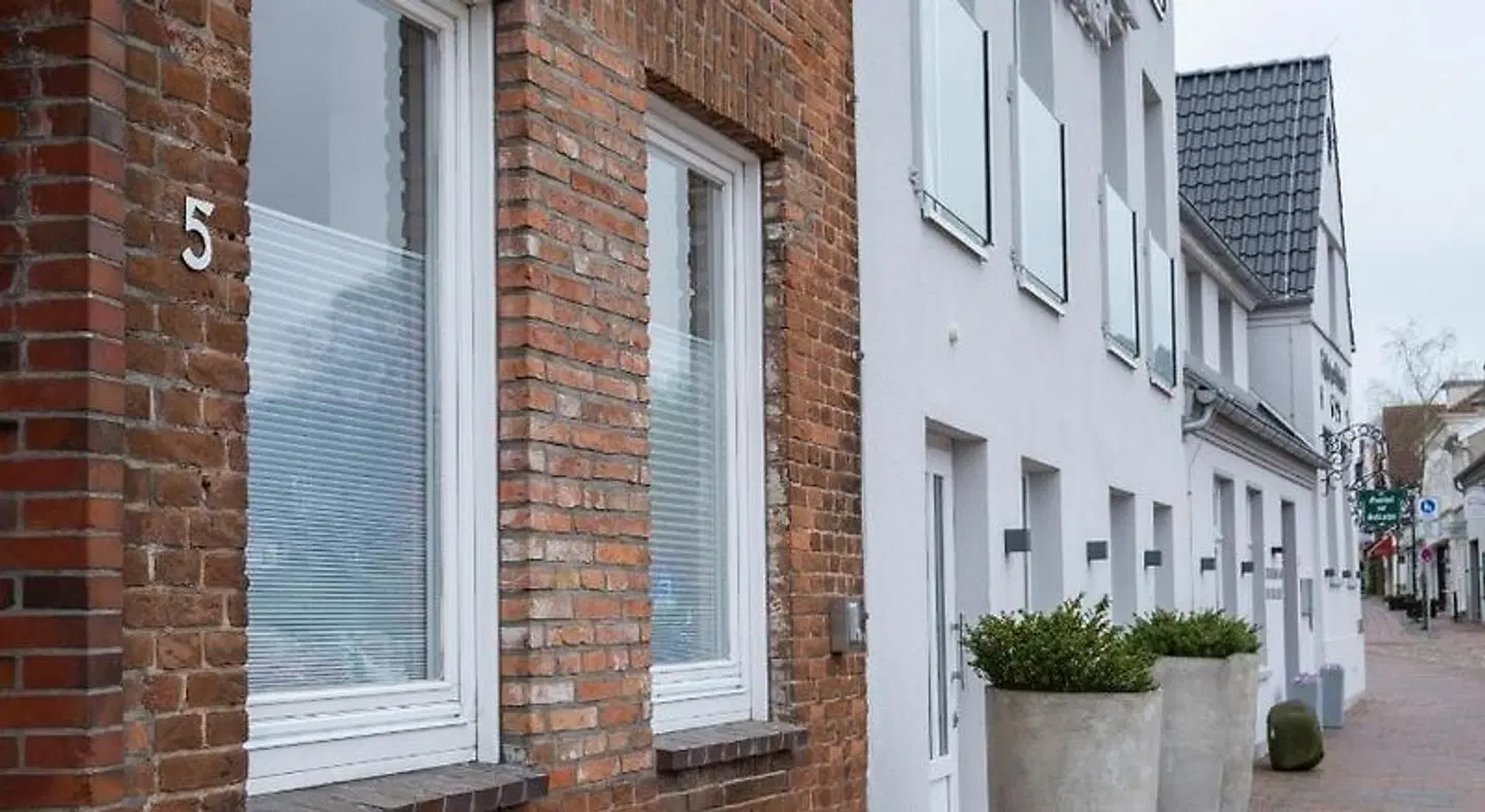 Stadthotel Jever EXTERIOR