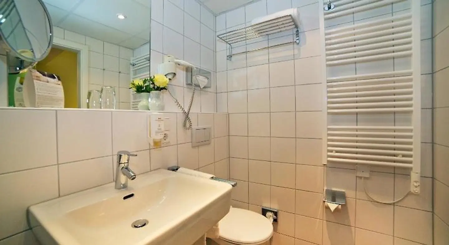Stadthotel Freiburg - Kolping Hotels & Resorts Badezimmer