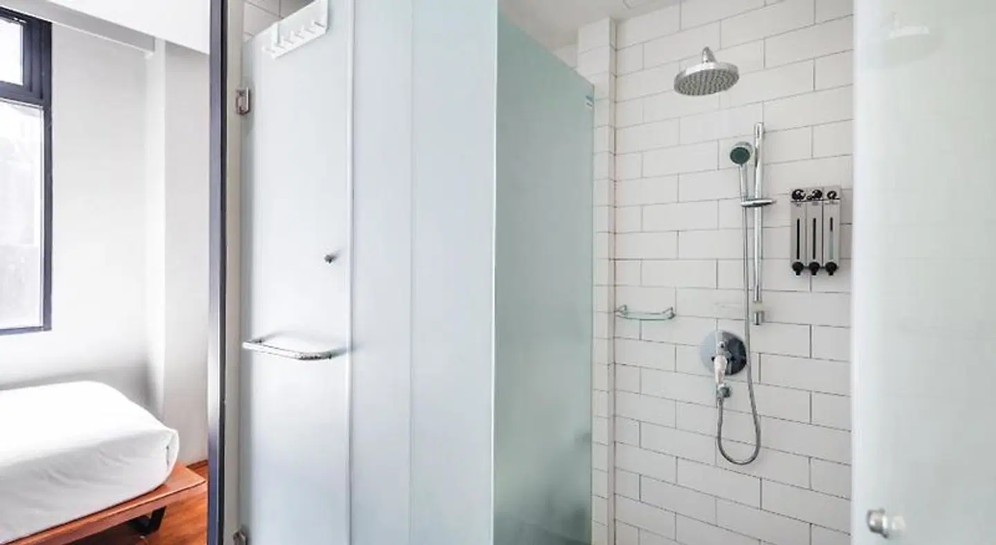 Kokotel Bangkok Surawong Badezimmer