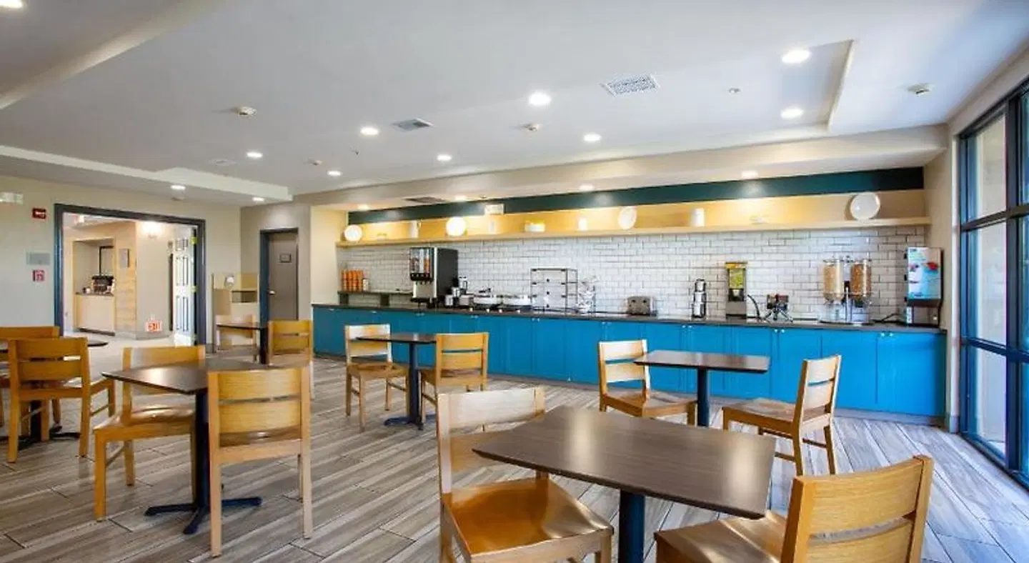 Country Inn & Suites by Radisson, Tucson City Center, AZ Bar