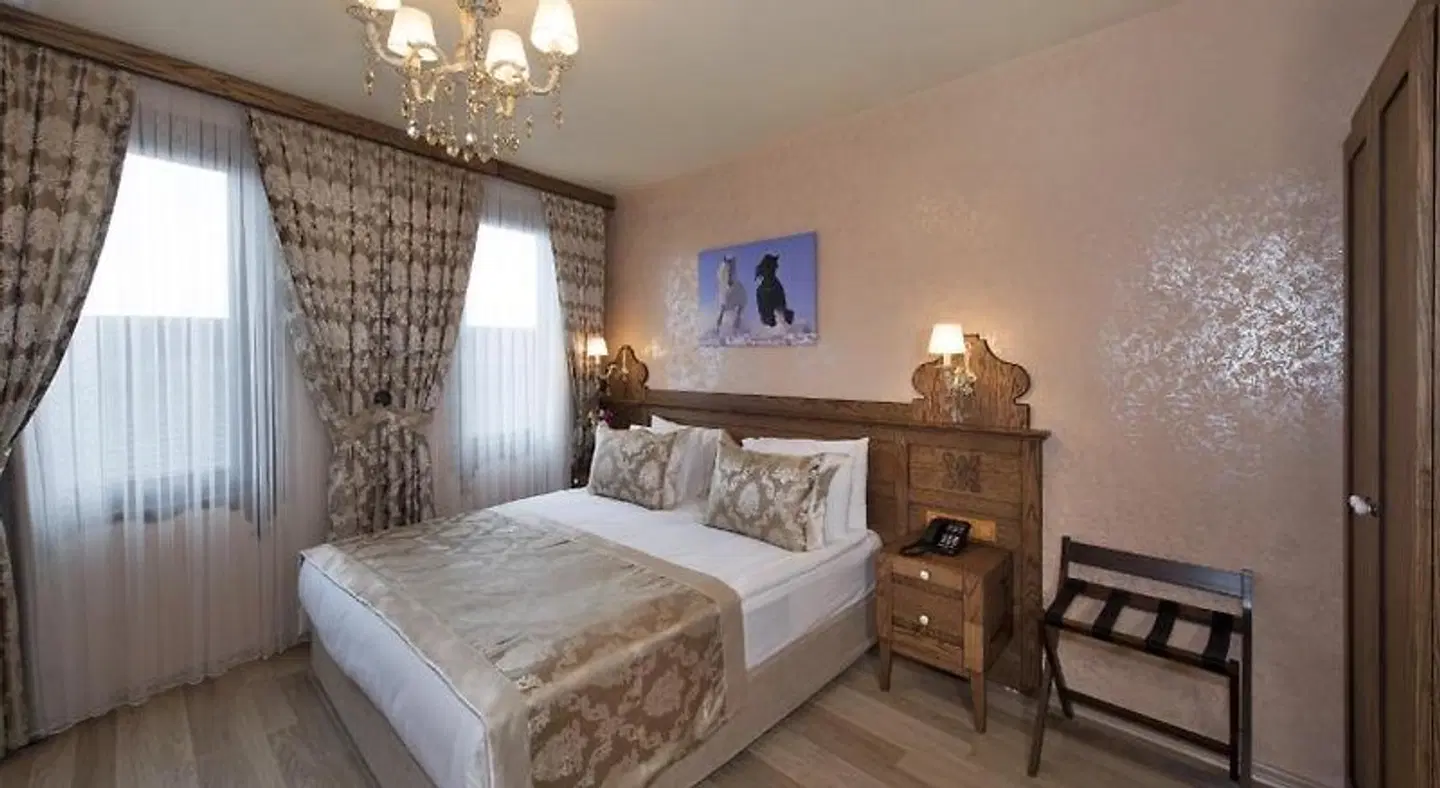 Perapolis Hotel ROOM_EXAMPLE