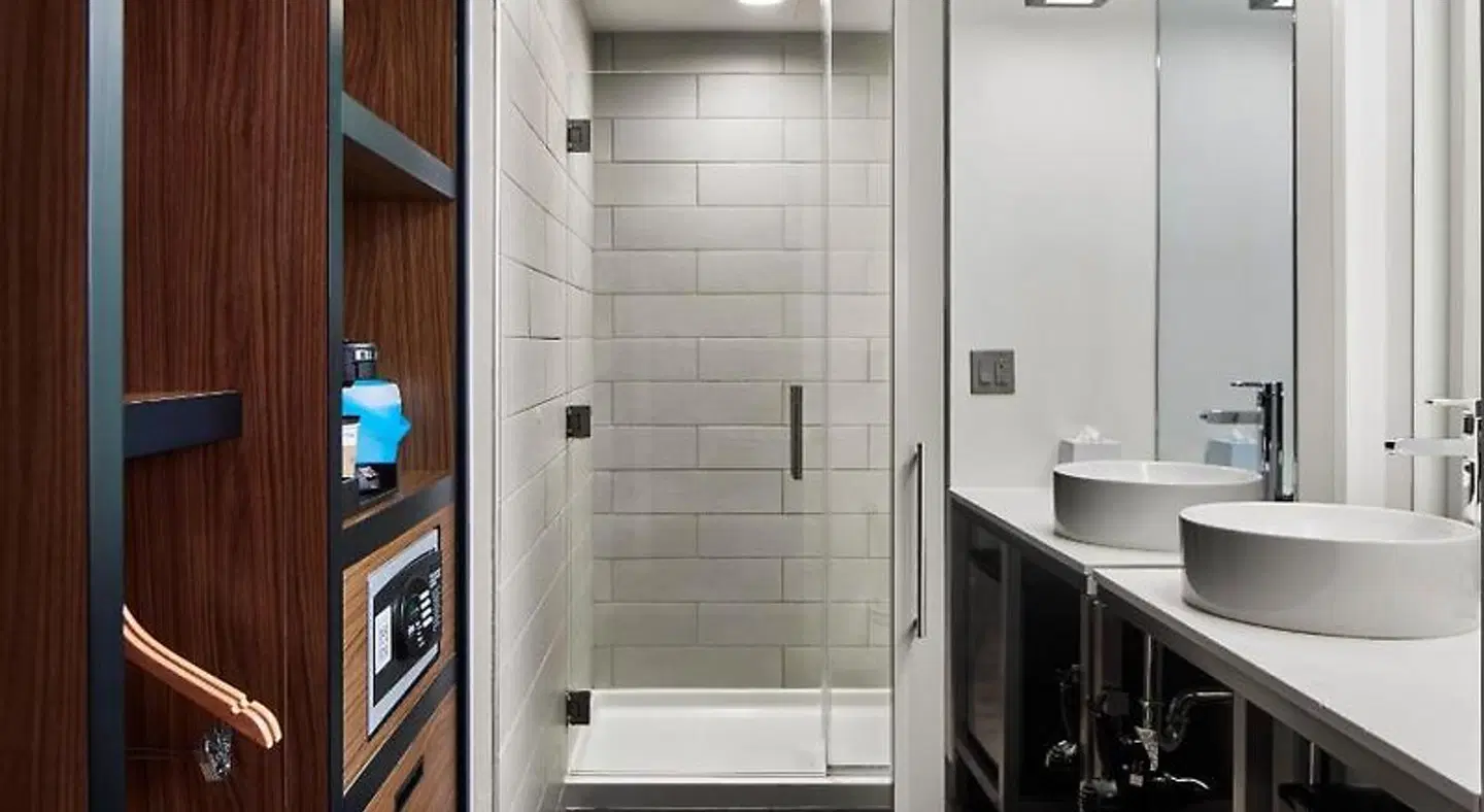 Aloft Raleigh Badezimmer