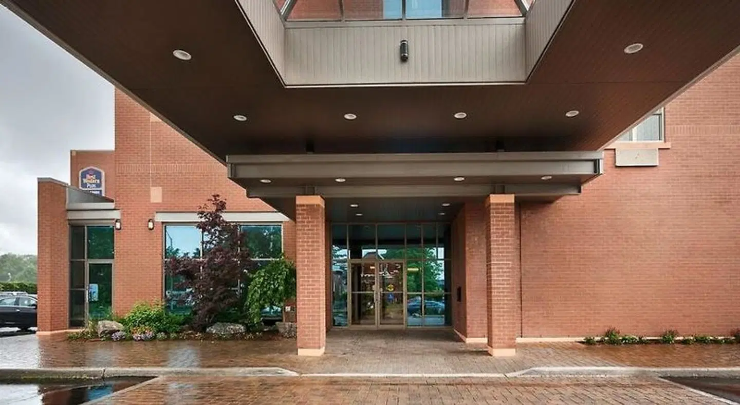 Best Western Plus The Arden Park Hotel EXTERIOR