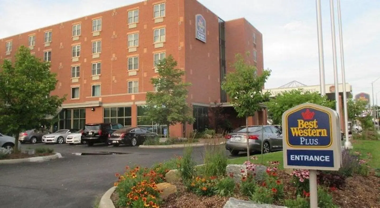 Best Western Plus The Arden Park Hotel EXTERIOR