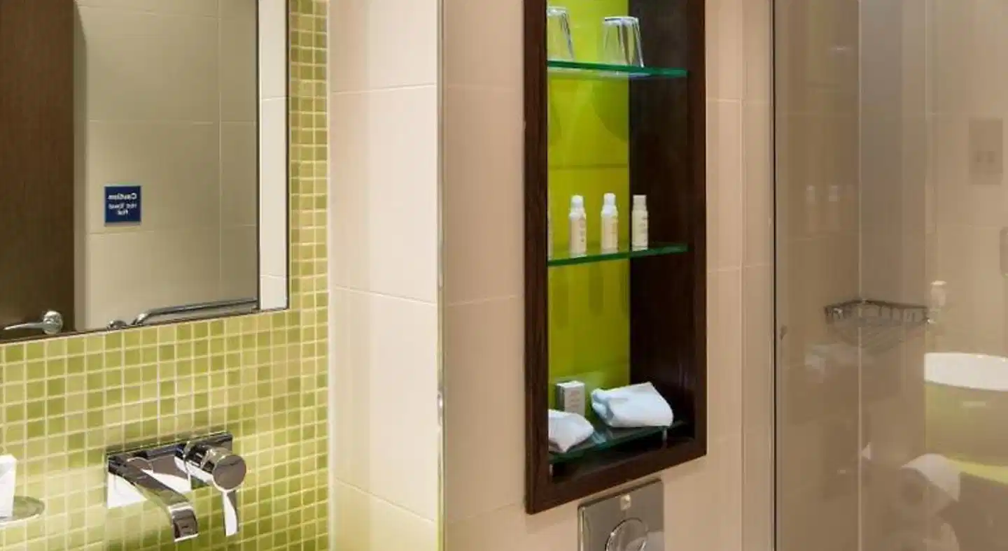 Hotel Indigo London Paddington Badezimmer