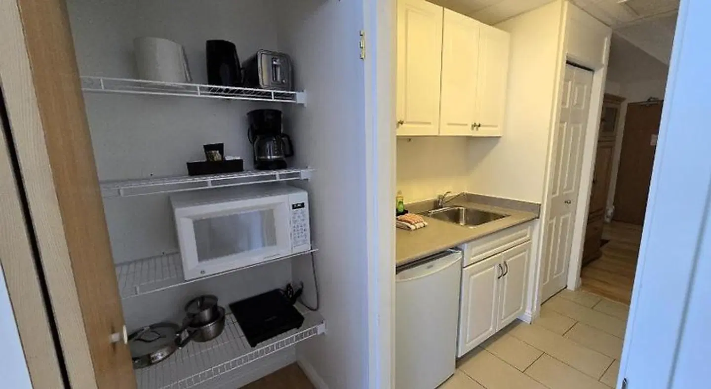 Sunset Resorts Canmore ROOM_EXAMPLE