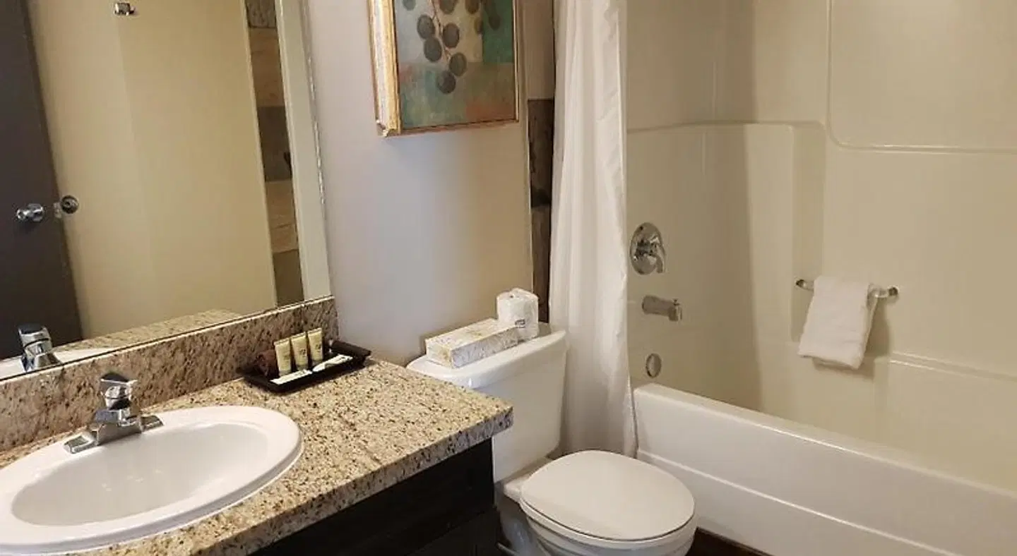 Sunset Resorts Canmore Badezimmer