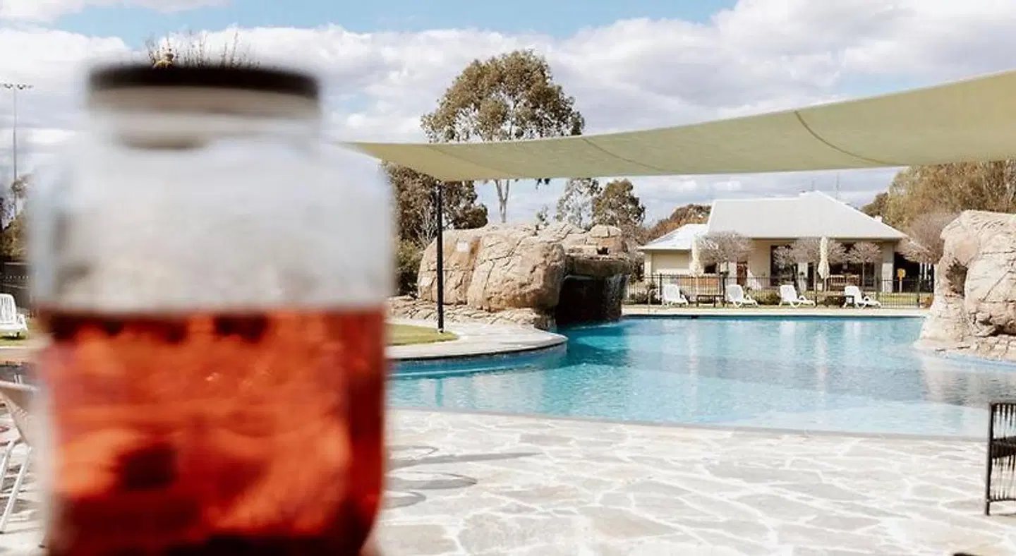 Tindarra Resort OUTDOOR_POOL