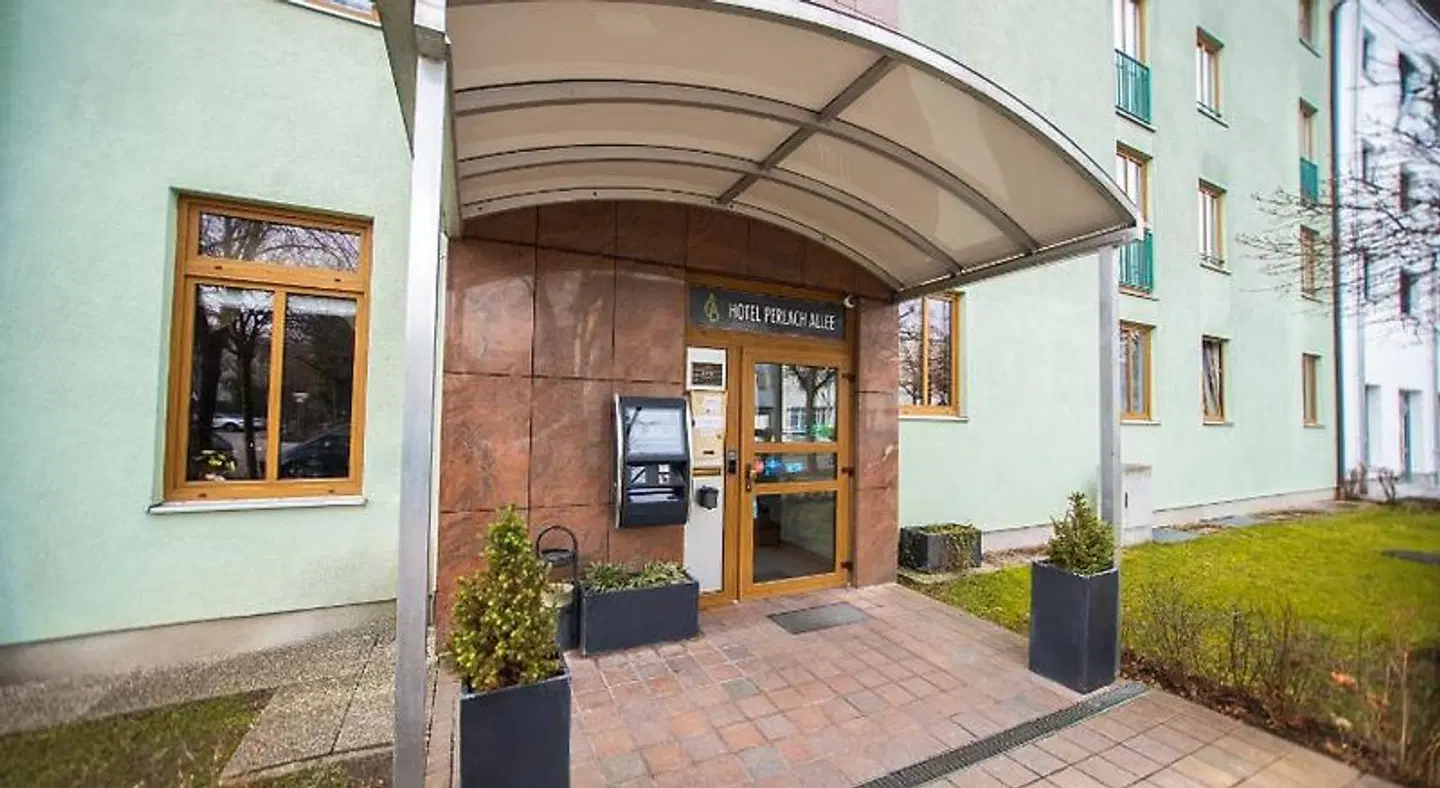 Perlach Allee Hof EXTERIOR