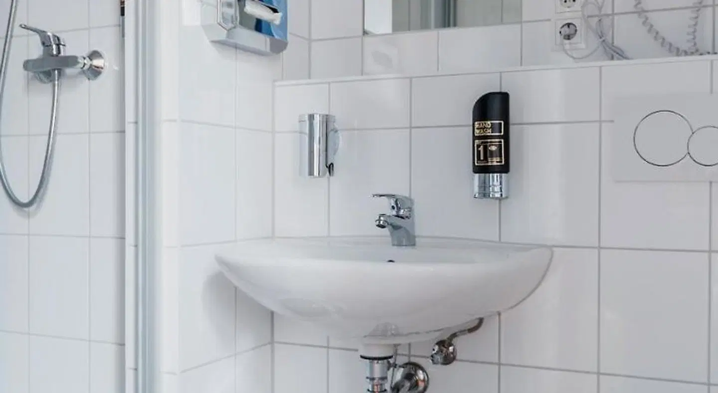 a&o Salzburg Hauptbahnhof Badezimmer