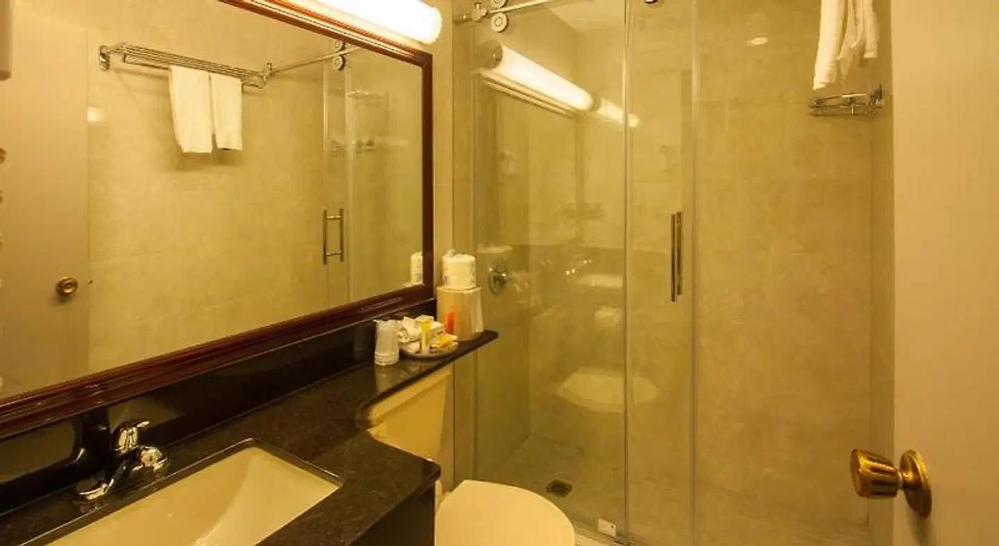 Best Western Airport Inn Badezimmer