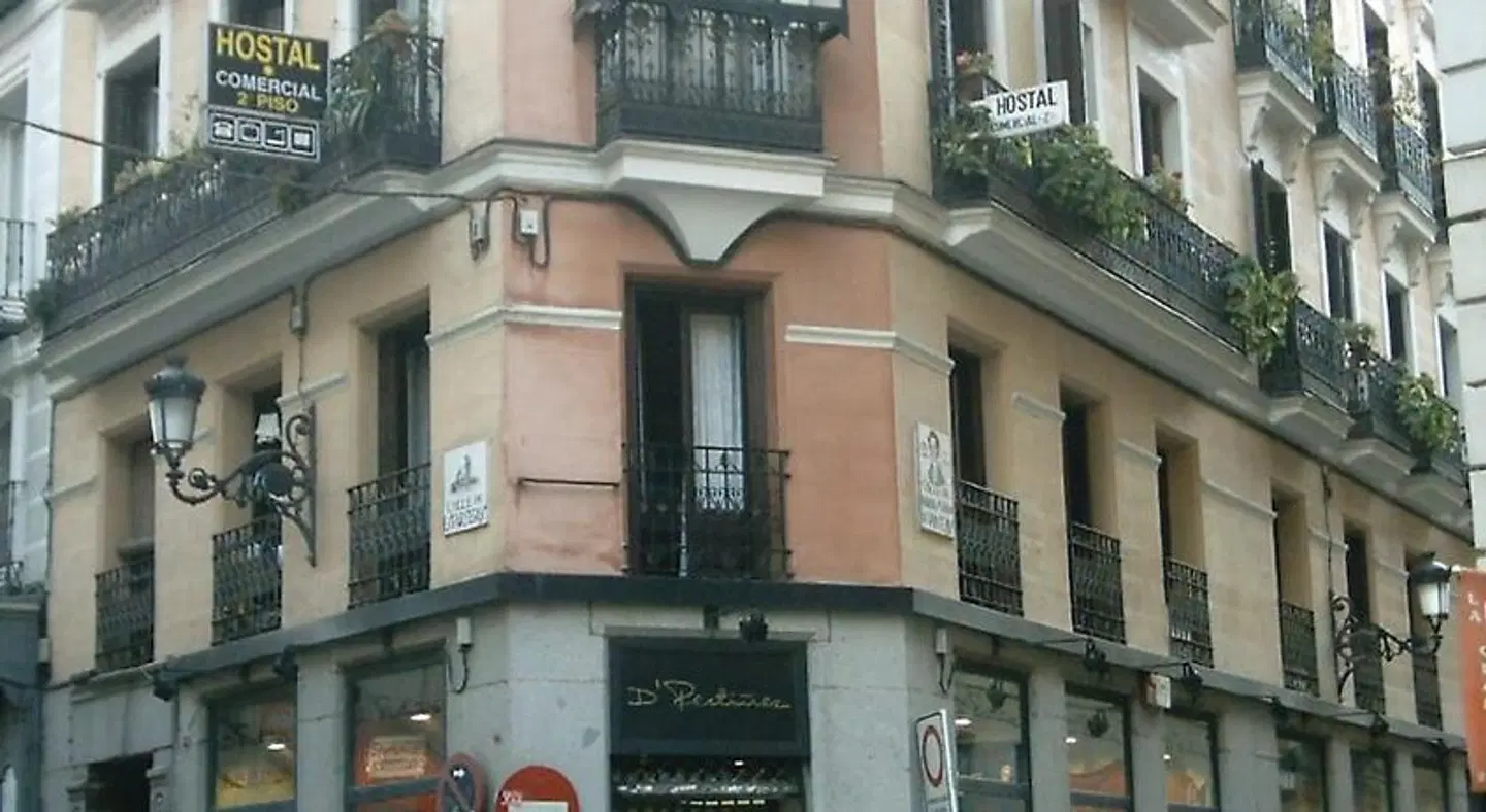 Hostal Comercial EXTERIOR