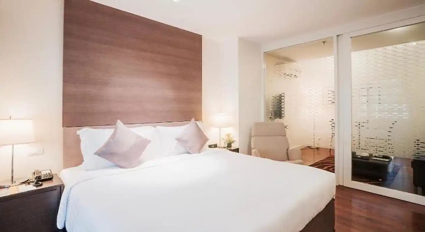 PARKROYAL Suites Bangkok Wohnbeispiel