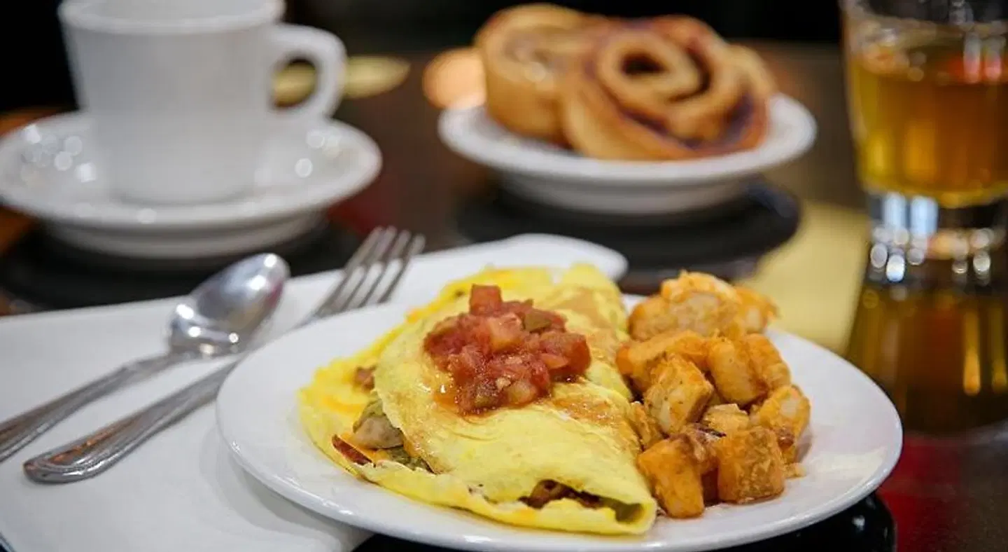 Best Western Premier Crown Chase Inn & Suites Restaurant