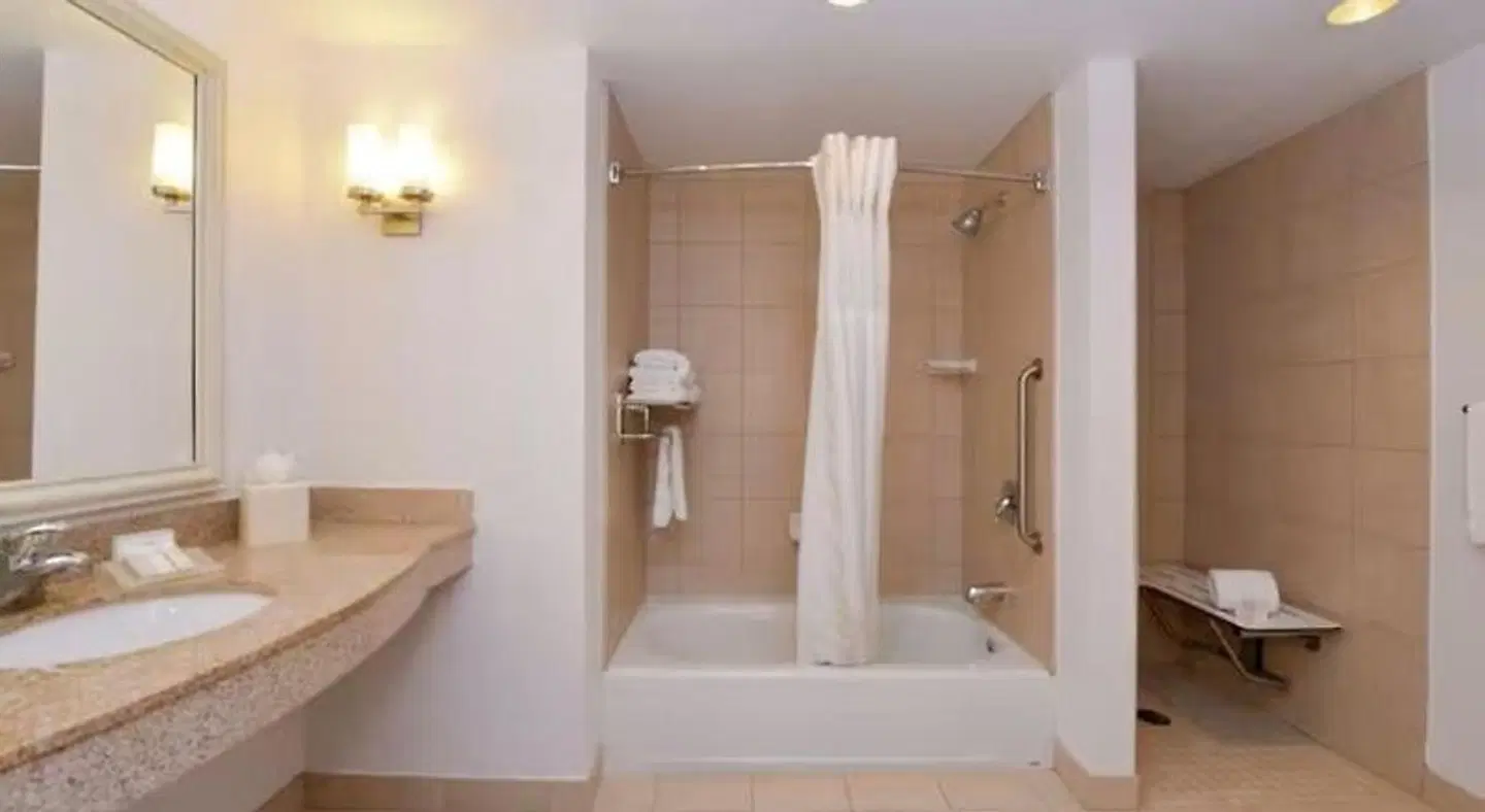 Hilton Garden Inn Yuma Pivot Point Badezimmer