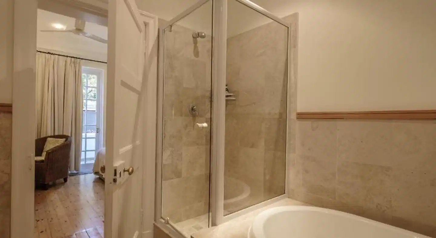 The Walden Suites Badezimmer