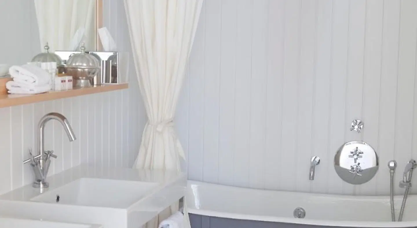 Boundary Rooms & Suites Badezimmer