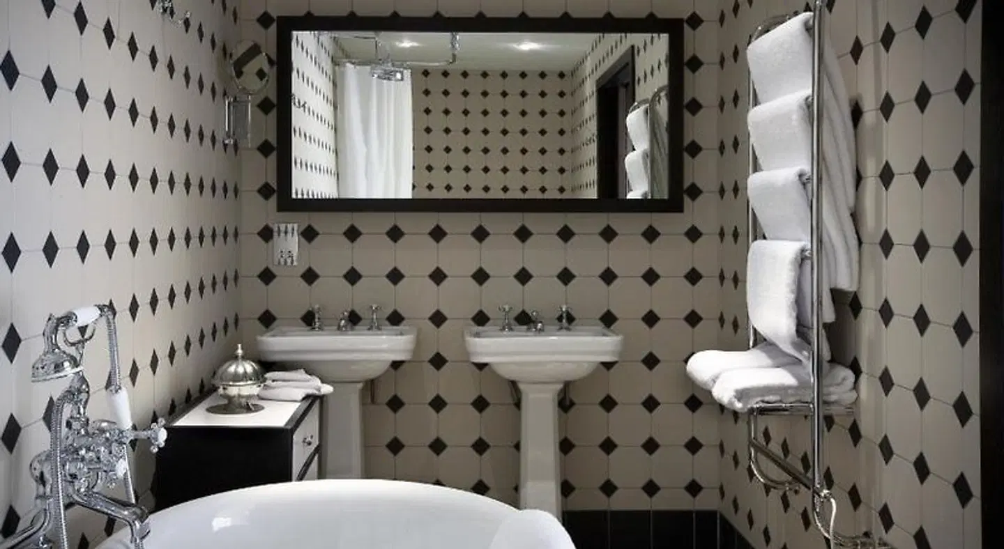 Boundary Rooms & Suites Badezimmer
