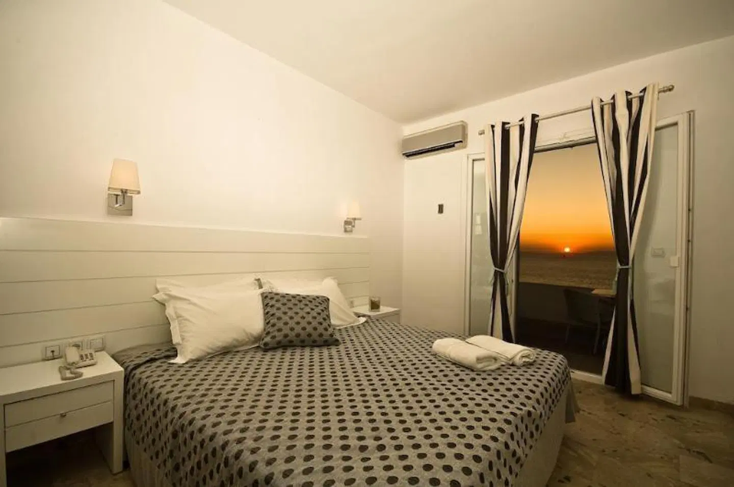 Gorgona ROOM_EXAMPLE