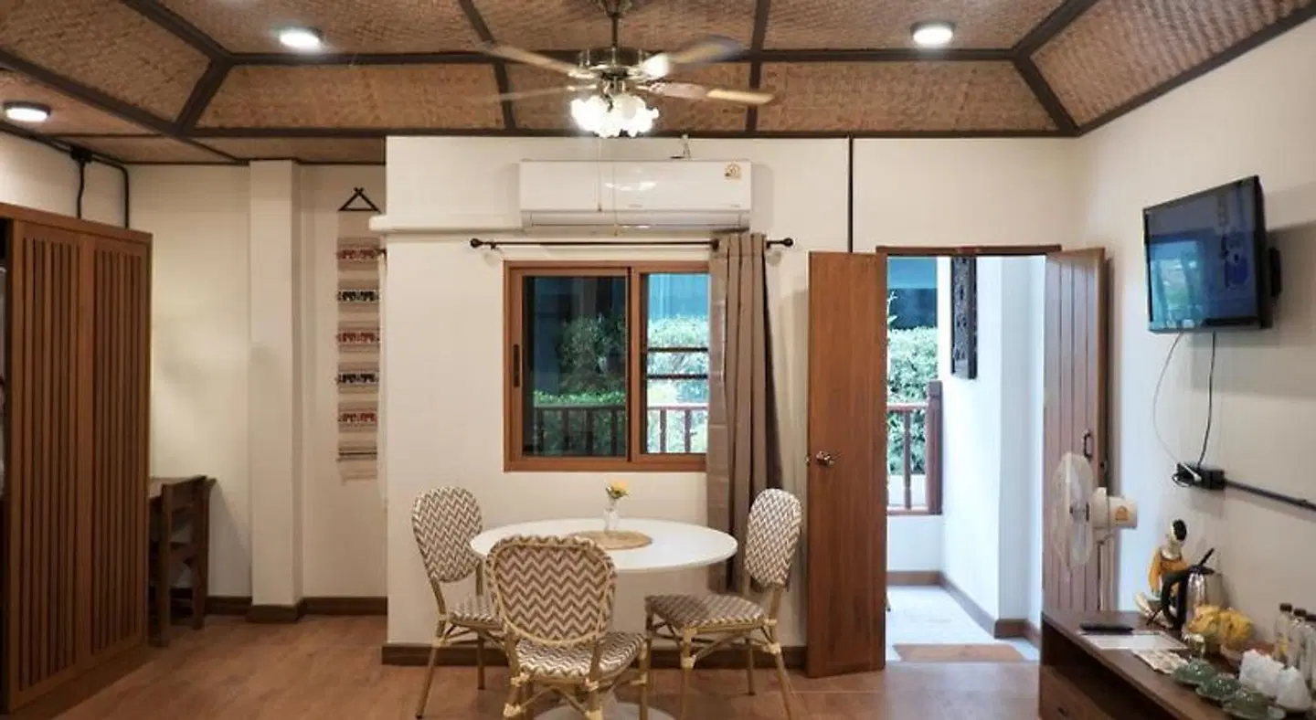 Buri Gallery House and Resort ROOM_EXAMPLE