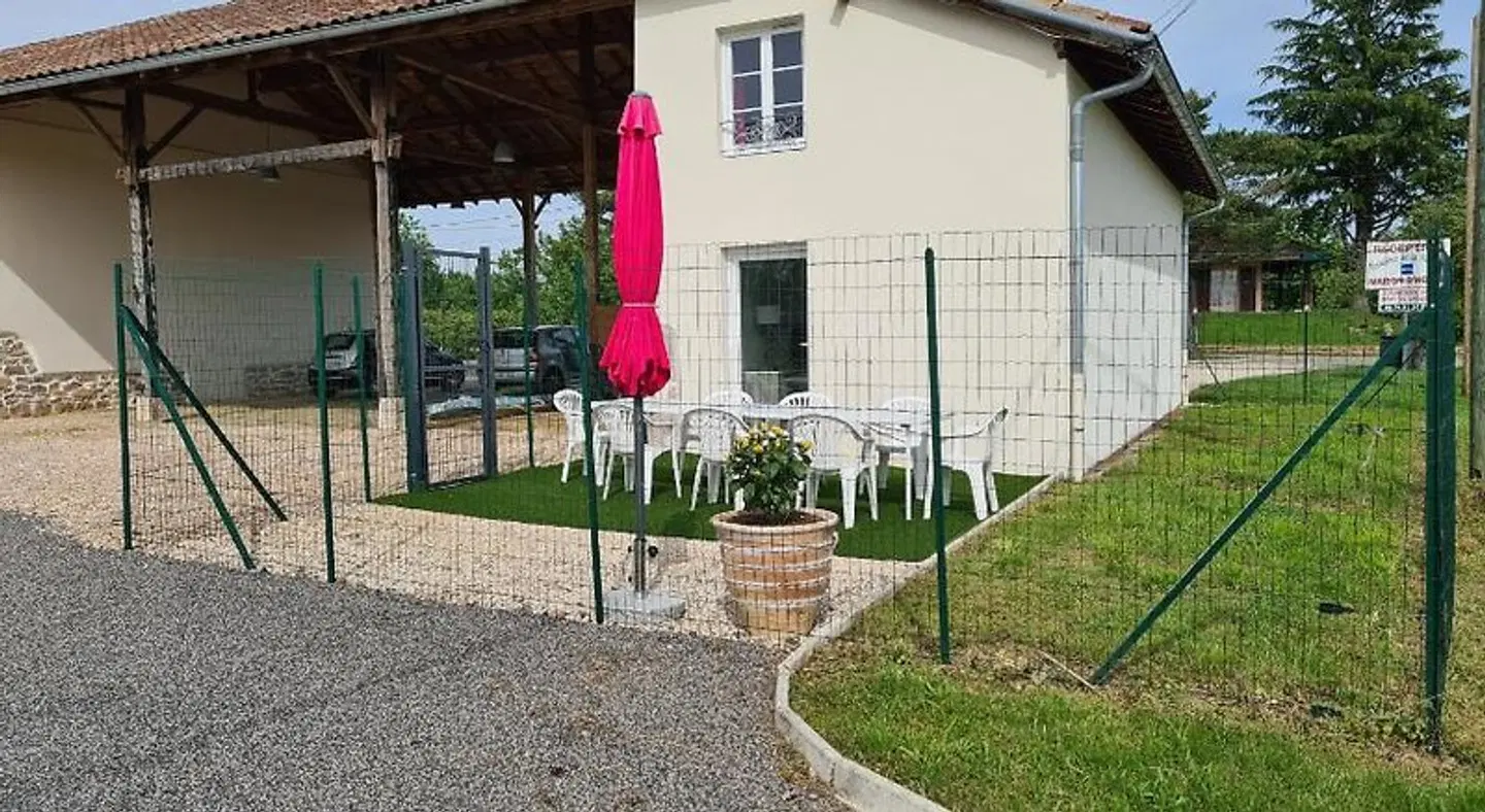 Gîtes Domaine de la Rochère Terrasse
