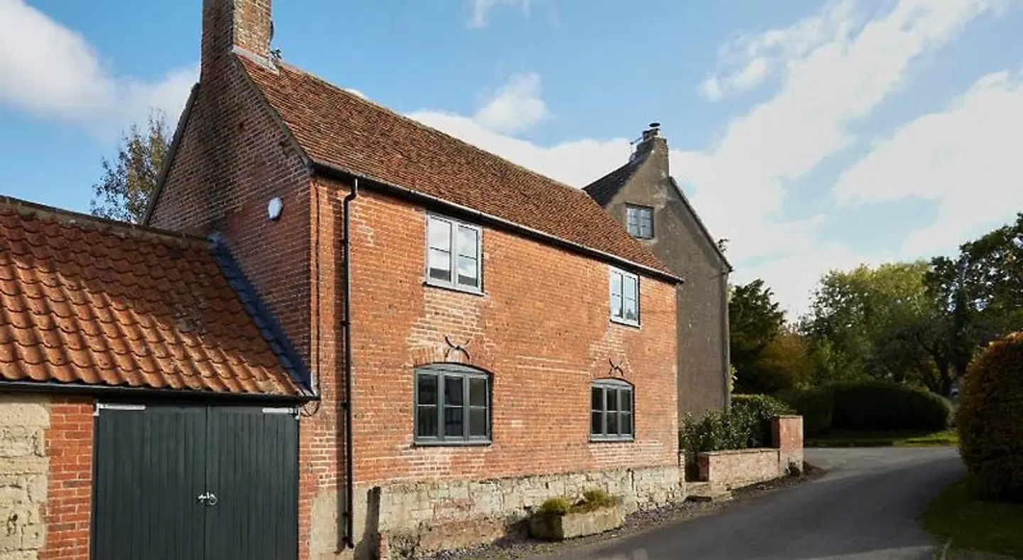 The Three Daggers EXTERIOR