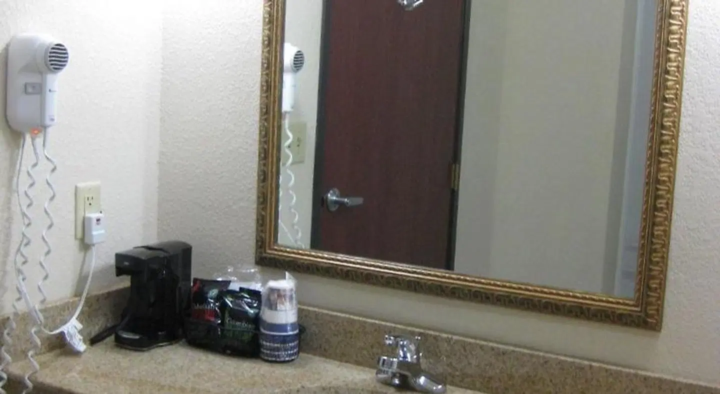Best Western Granbury Inn and Suites Badezimmer