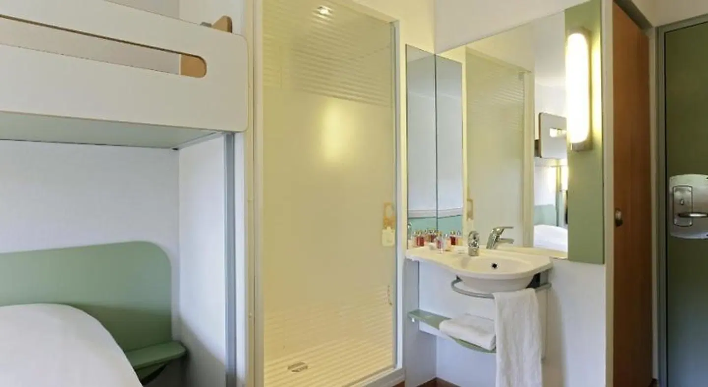 ibis budget Zurich Airport Badezimmer