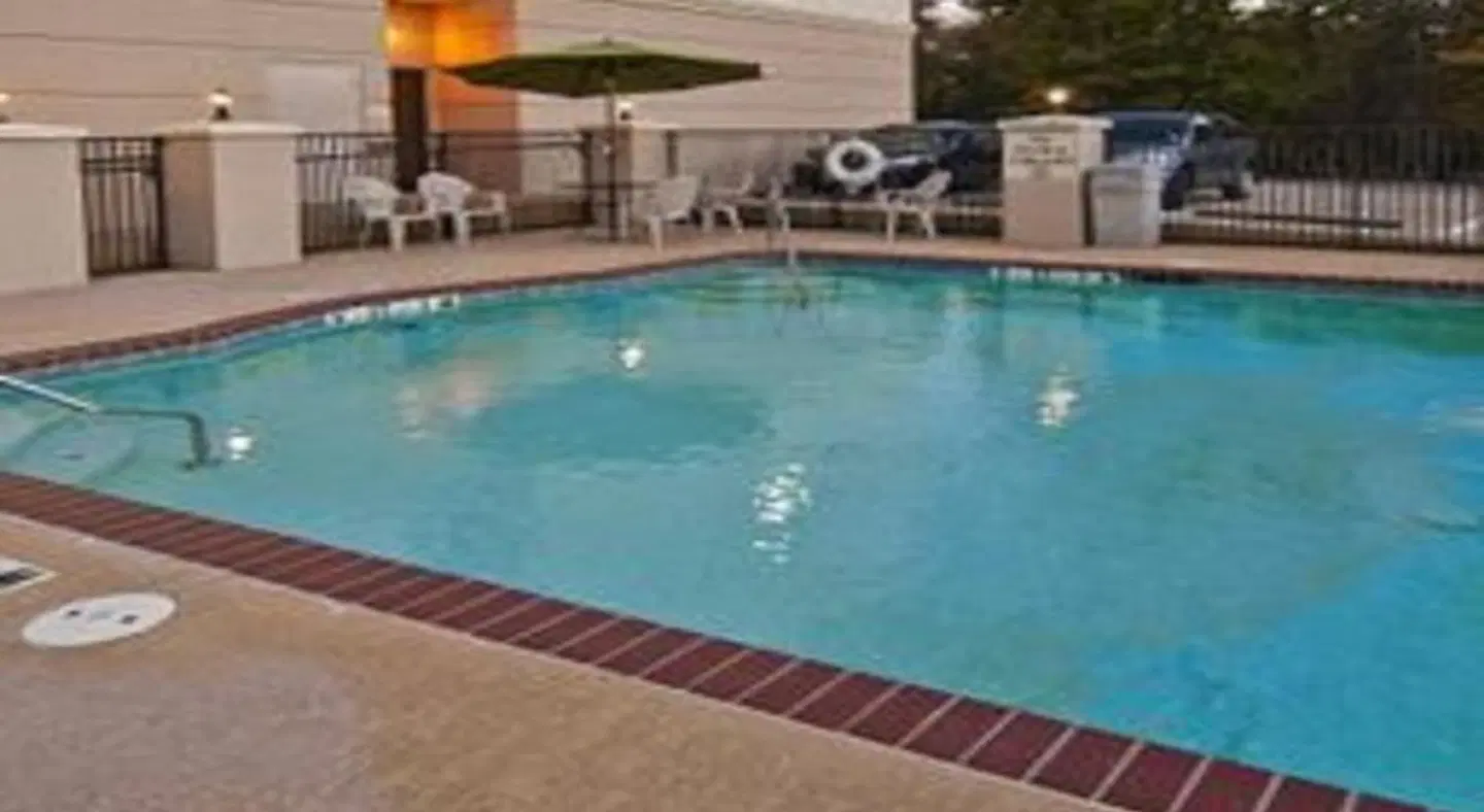 Best Western Longview Hallenbad
