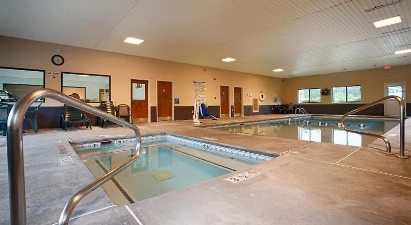 Best Western Inn & Suites of Macon Hallenbad