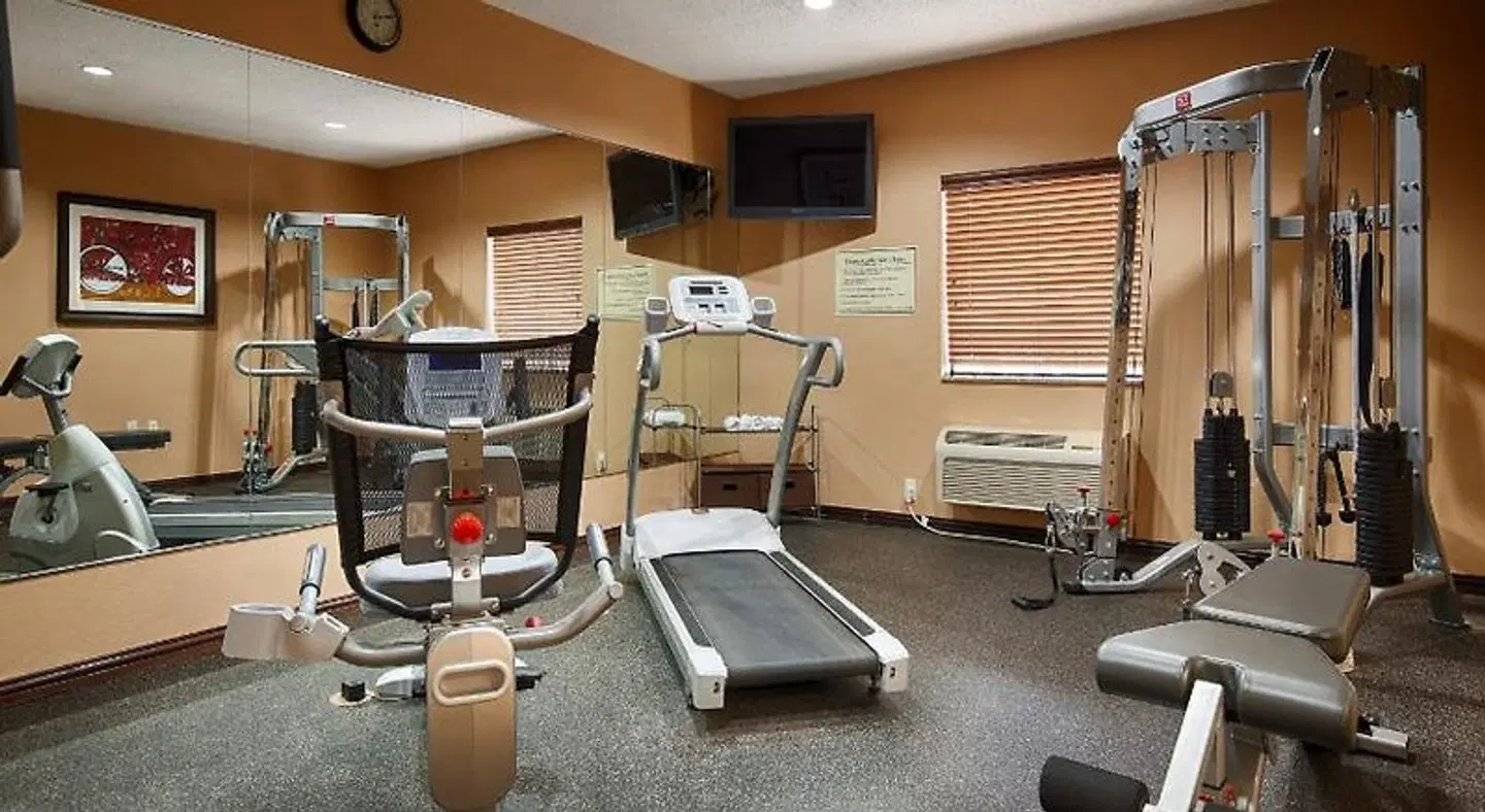 Best Western PLUS University Inn & Suites SPORTS_AND_LEISURE