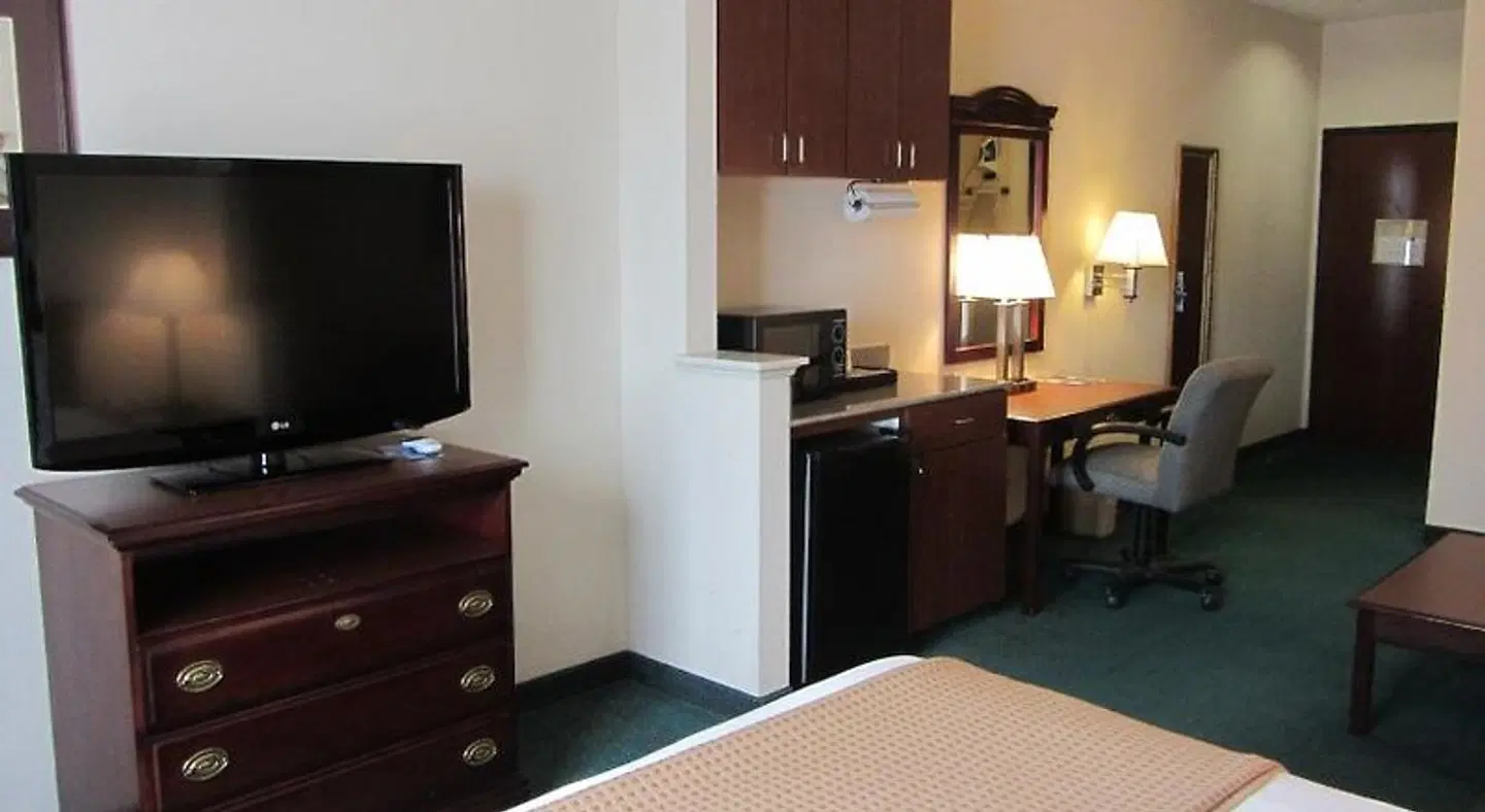 Best Western Fountainview Inn & Suites Near Galleria ROOM_EXAMPLE