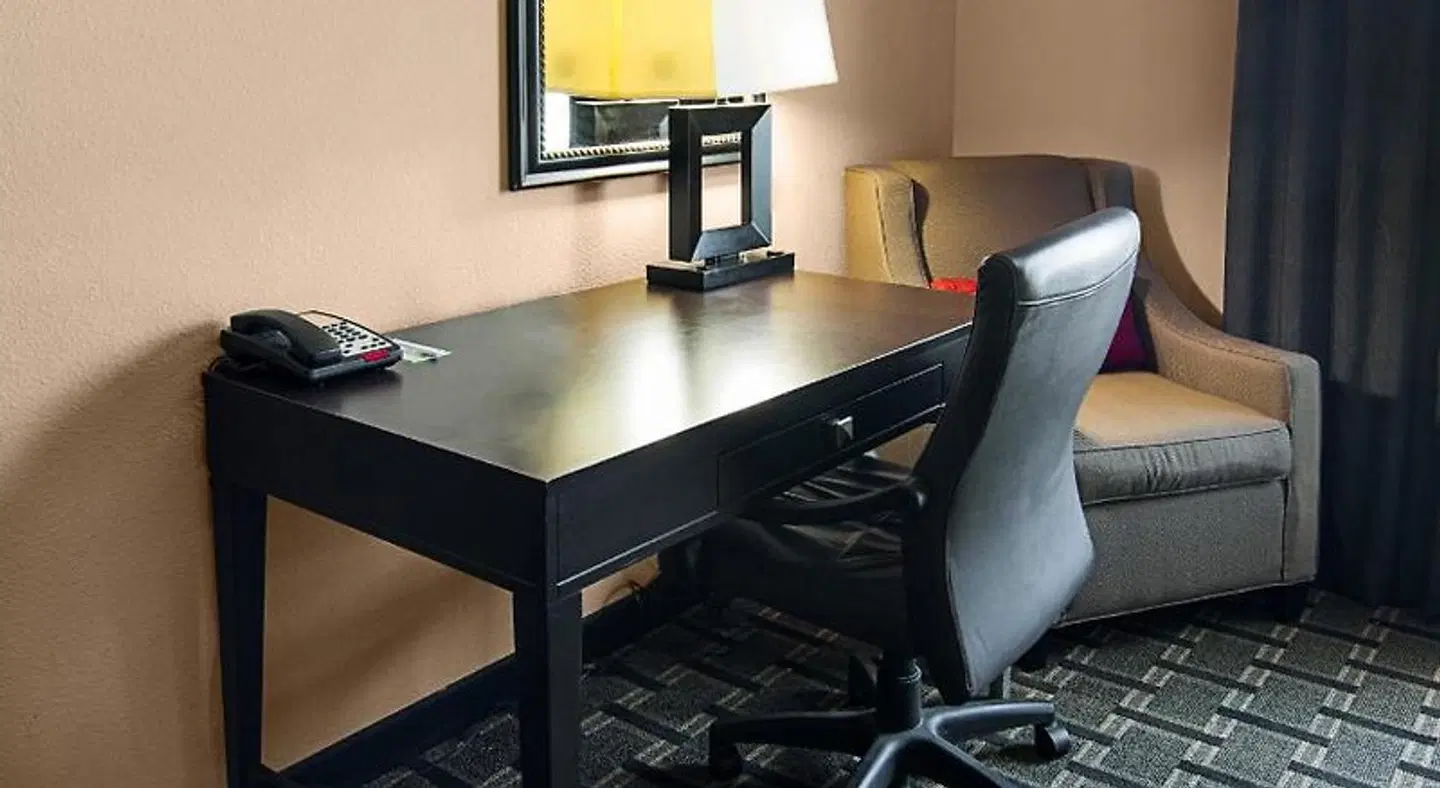 Comfort Inn & Suites Paris ROOM_EXAMPLE