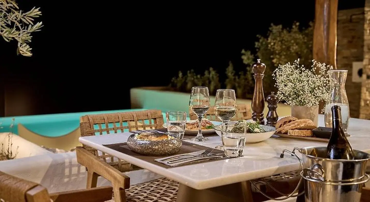 Ios Palace Hotel & Spa Restaurant